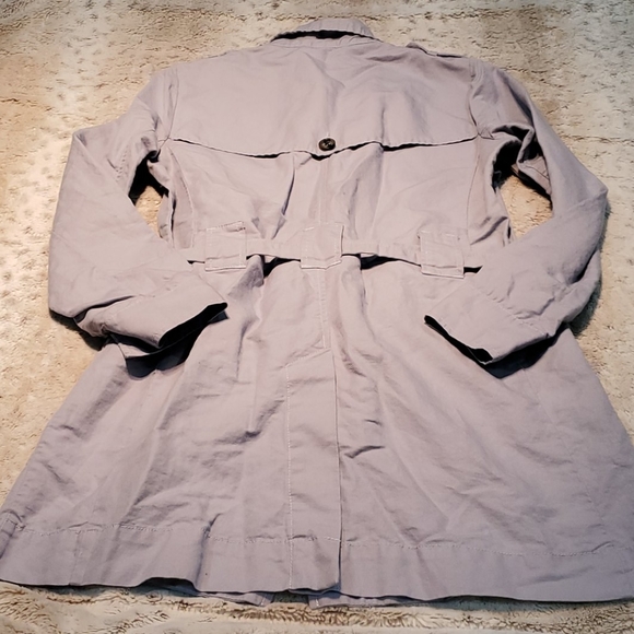 Cabi Tanner Grey Thin Button and Belted Trench Coat Top or Jacket Size XS - Picture 5 of 5